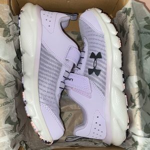 New Under Armour girls Assert sneakers *final price*